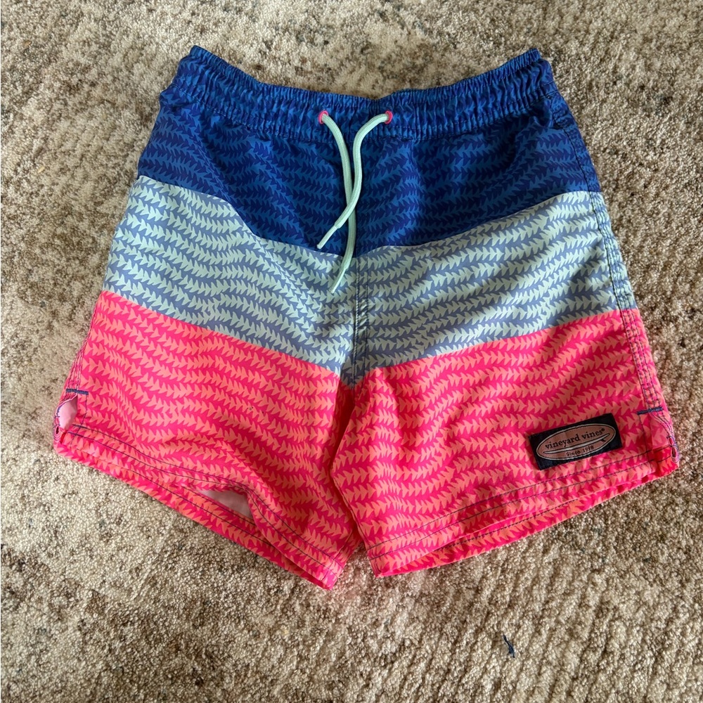 VINEYARD VINES BOYS Wavy Tails CHAPPY SWIM TRUNKS
